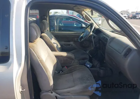 2004 Toyota Tacoma z USA, uszkodzony, nr VIN 5TEVL52N94Z399113